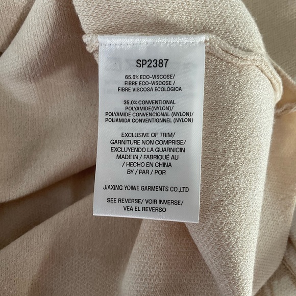 EMPROVED V-NECK DRESS - Picture 6 of 7